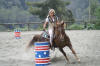 Premier parcours de barrel racing effectu par la jument Havanne et sa cavalire.